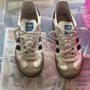 Adidas girls sambas size 3 White and Black Classic Sneakers like new